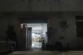 三地拉闸限电，如何影响生产生活？有工厂改夜间开工，有上市企业已恢复生产，“金杯”厂区已看不到工人图片