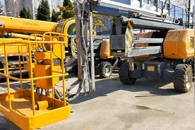 「二手交易中心」道路设备、挖机设备、高空设备图片