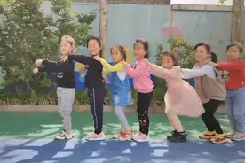 “戏精”上身，这所幼儿园的老师和孩子真会玩图片