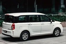 大空间配多个座椅，这两款油耗不到5毛的MPV适合商用和家用图片