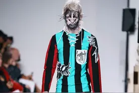 浪漫又反叛的怪诞美学—Charles Jeffrey Loverboy图片