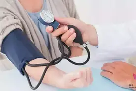 快收好！各年龄段血压、血糖、血脂、尿酸对照表全在这…图片