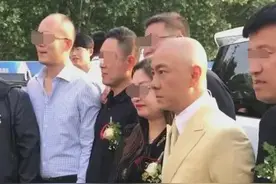 从“前呼后拥”到“寥寥数人”，县城演出走穴的明星，真的惨吗？图片