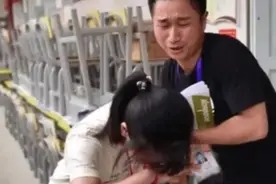 女孩高考太紧张忘涂答题卡，跪求监考老师给机会，如今怎么样了？图片