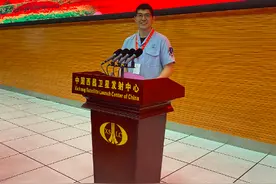 初中随父母来杭住在菜场，凌晨两三点学习！从年级倒数到清华学霸，如今完成北斗导航收官之战图片