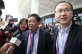 李嘉诚、郭台铭等大佬从中国撤资，曹德旺：怎么样来就怎么样离开图片