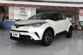 入门低价合资SUV，2.0L只5.7L油耗，自动挡还耐用，实拍丰田C-HR图片