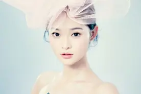 美女何琢言图片