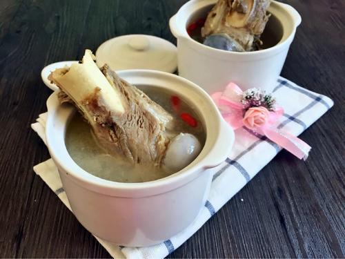 花胶海底椰汤牛肉 2026年花胶海底椰瘦肉汤