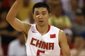 中国男篮黄金一代首发五虎现状：当官、当教练，只有他还在坚持图片