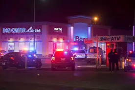 太残忍！美特种兵突然无差别射杀民众，致伤亡惨重，军方紧急发声图片