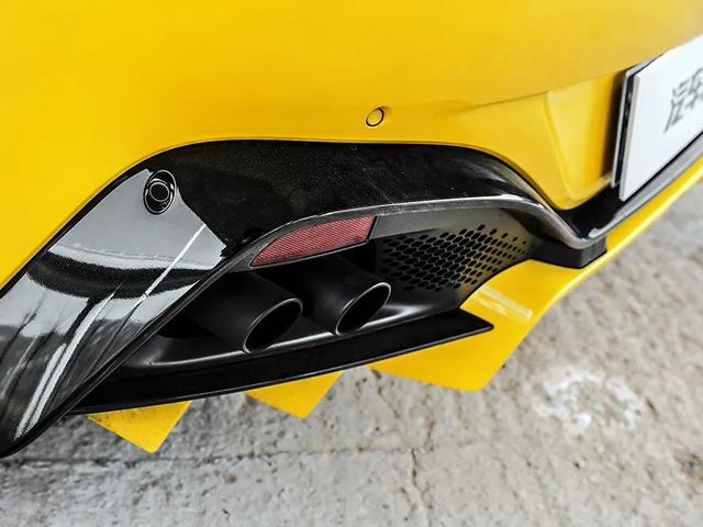 深度 | 柠檬雪糕，阿斯顿·马丁 V8 Vantage