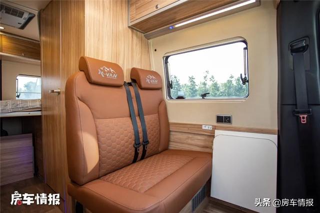 峰值扭矩1000牛米的房车见过么？配4驱厨卫齐全住2人，这品牌够硬