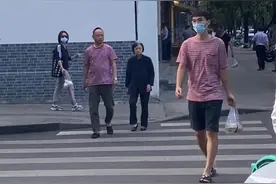 撞衫的尴尬经历，一个比一个离谱图片
