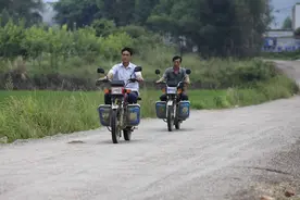 有人下乡收旧摩托车，二三百元一辆，真的挣钱吗？摩托去哪里了？图片