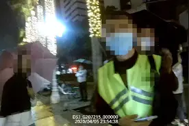 罕见！女子推着玛莎拉蒂怼上奔驰！撞掉十几万！还要坐牢图片