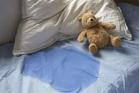 为上幼儿园做准备，必须训练宝宝大小便，父母可以做些什么图片