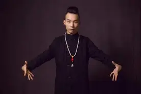 魔术师韩韩陌陌直播间大显身手，神奇魔术挑战视力极限图片