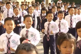 武术课间操“比身手”展现学生精气神 | 2021年“奔跑吧·少年”儿童青少年主题健身活动（海南站）图片