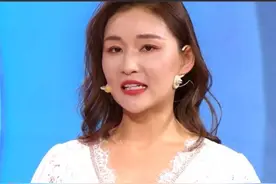 爸爸爱上小自己20岁女儿闺蜜安安，相处一年后，闺蜜登台表白图片