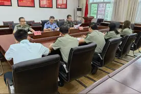 四川省平昌县人武部 开展中秋国庆节日战备安全教育图片