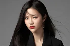 万籽麟性感红唇干练写真图片图片
