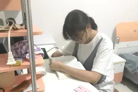 双双上热搜，超闪耀！姚俊鹏、李欣雨，用努力创造奇迹图片