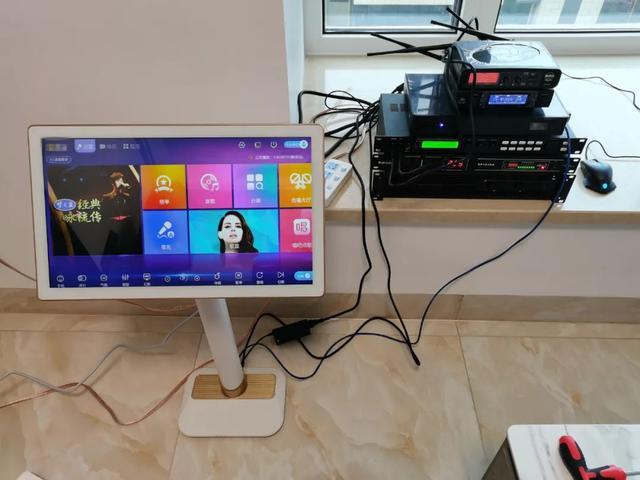 点歌网站建设（张启东家庭KTV音响系统中点歌机怎样下载更新歌曲）