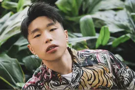 烧饼禁演到底是亏还是赚？三处细节暗藏伏笔，刘敏涛提前暴露剧本图片