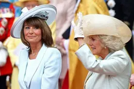 威廉很喜欢凯特的母亲，觉得她像戴安娜，比和后妈卡米拉亲密多了图片