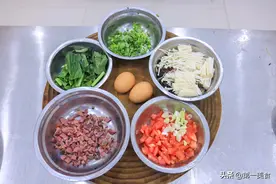 河南老式西红柿鸡蛋汤的家常做法，食材丰富，这酸爽，够味图片