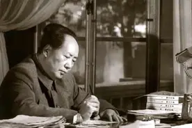 毛泽东主席一声令下，八大军区对调，邓小平感叹：毛主席真厉害图片