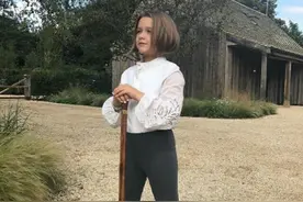 小七剪Bob头回颜值巅峰，修身裤帅气似女骑士，侧颜太像贝嫂图片