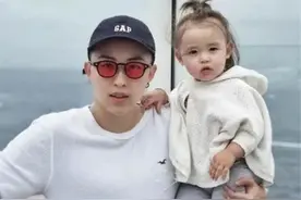 女老板花50万买5国精子做试管，如今宝宝已经4岁，他们生活如何？图片