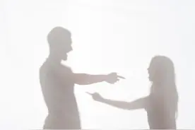 当女人遭遇感情的伤害，如何判断要不要原谅？图片