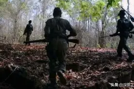 印度特警凌晨5点突袭，女游击队誓死抵抗：拿土枪对射一直到战死图片
