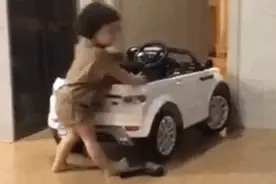 表情包：拉屎去了，好急啊图片