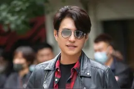靳东新剧开拍，搭档宋佳，与田雨再度合作，上演公关实战图片