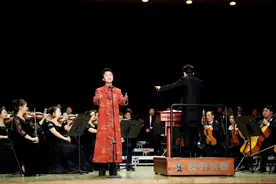 “赤伶”李玉刚图片