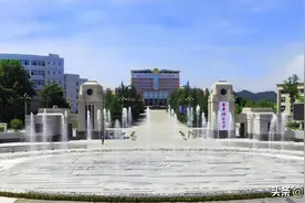 四川排名第二的师范大学：西华师范大学有多偏僻？在川内出名吗？图片