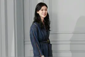 奚梦瑶32岁生日晒儿子，曝光5亿豪宅内部，客厅很气派图片