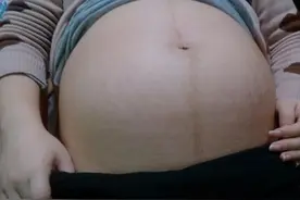 为啥准妈妈腹部有一条黑线？与3个因素有关，好处让人无法拒绝图片