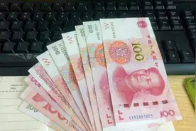 二十岁还在花父母的钱，有人却心安理得，年轻人是怎样的心理？图片