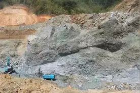 翡翠在缅甸遍地都是，矿区里面的翡翠原石随便捡？这是真的吗？图片