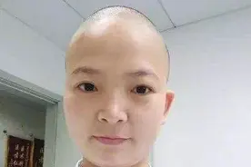 剃了光头的姑娘，更叫人心疼图片