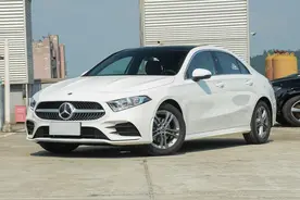 轴距近2米8，跌至16.88万，奔驰A级值得选择吗？图片