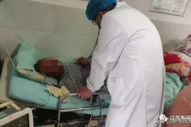 七旬老人涂药酒治皮肤病，差点丢了命！医生怒了：怎么会是农药？！图片