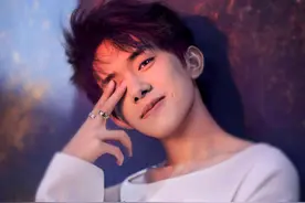 男生拍照，12个拍照姿势可以摆，阳光、帅气又好看图片