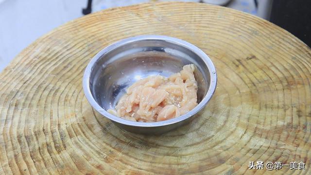 鸡胸肉这样做超好吃，荤素搭配，营养美味，做法也特别简单