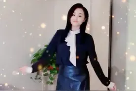 46岁曹颖踩恨天高热舞，皮肤白嫩笑容甜，穿超短裙长腿吸睛图片